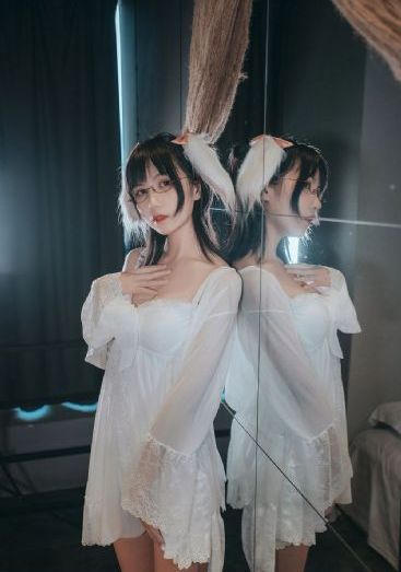 白丝久久久_蓝光HD在线观看