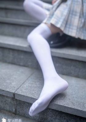 挽起裙子迈开腿打扑克视频有叫_4K在线播放