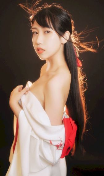 和女配啪慎入H_超清最新电影在线观看